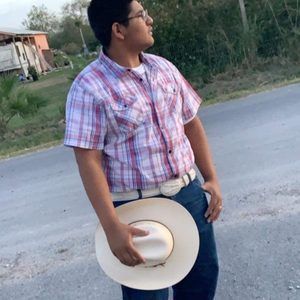 Meet your Posher, Luis